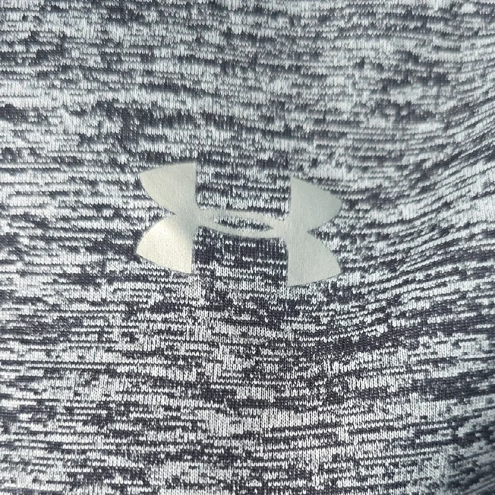 Under Armour Heathered Black Long Sleeve Top - Picture 2 of 4